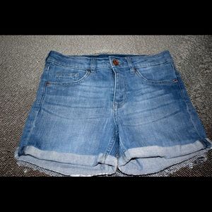 Cuffed denim shorts
